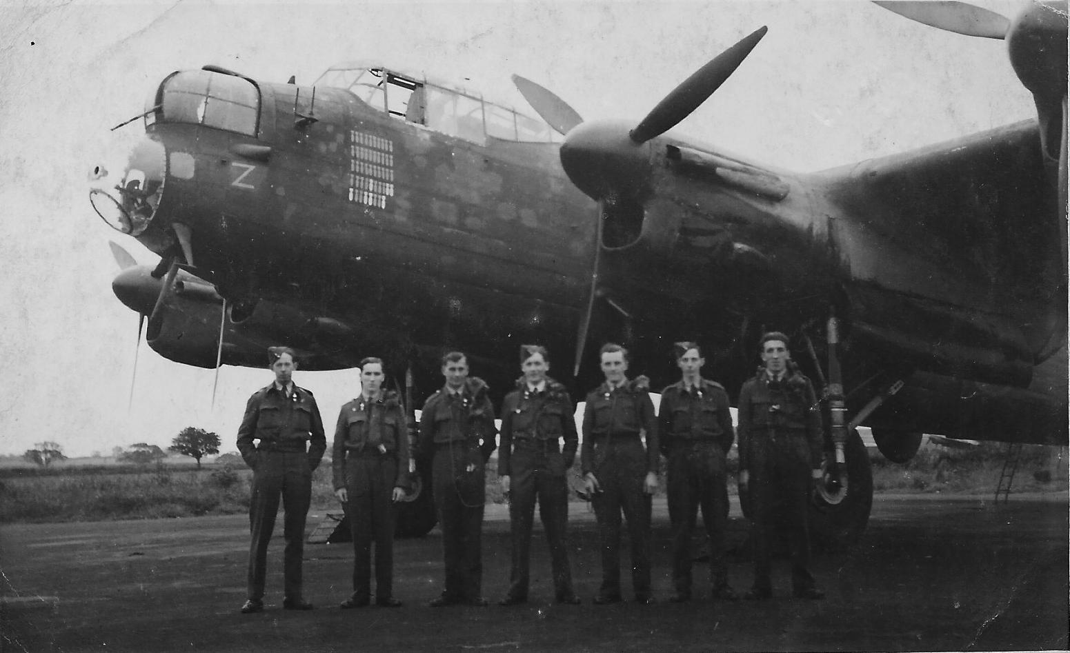 Lancaster crew Vernon Scott Coll.jpg
